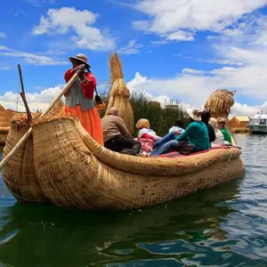 TOUR CULTURAL PARA AS ILHAS FLUTUANTES DOS UROS